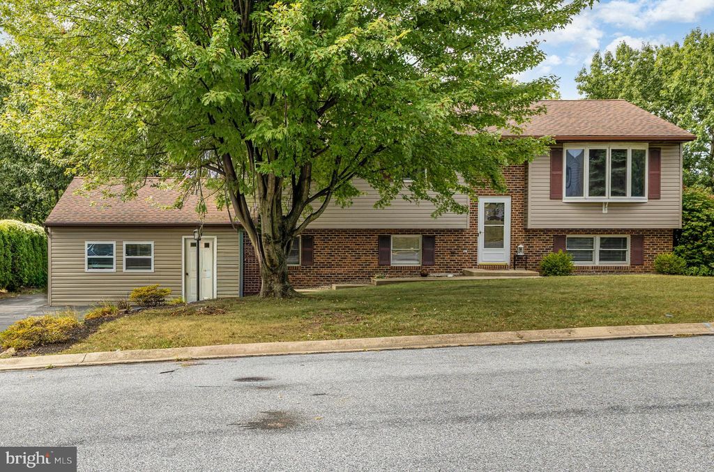 Photo of 217 Redwood Lane, LEBANON, PA 17046 (MLS # PALN2022876)