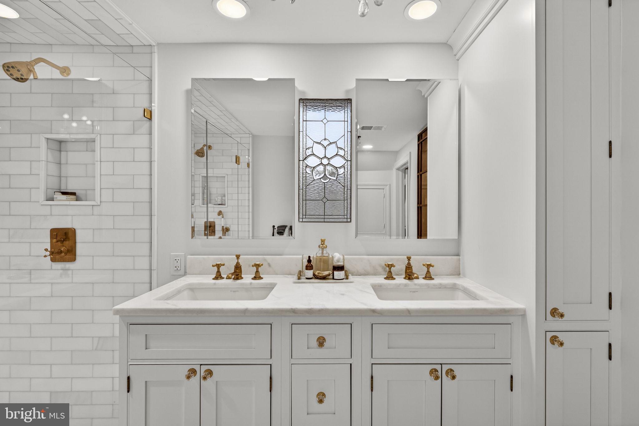 RIDGEVIEW - Residential