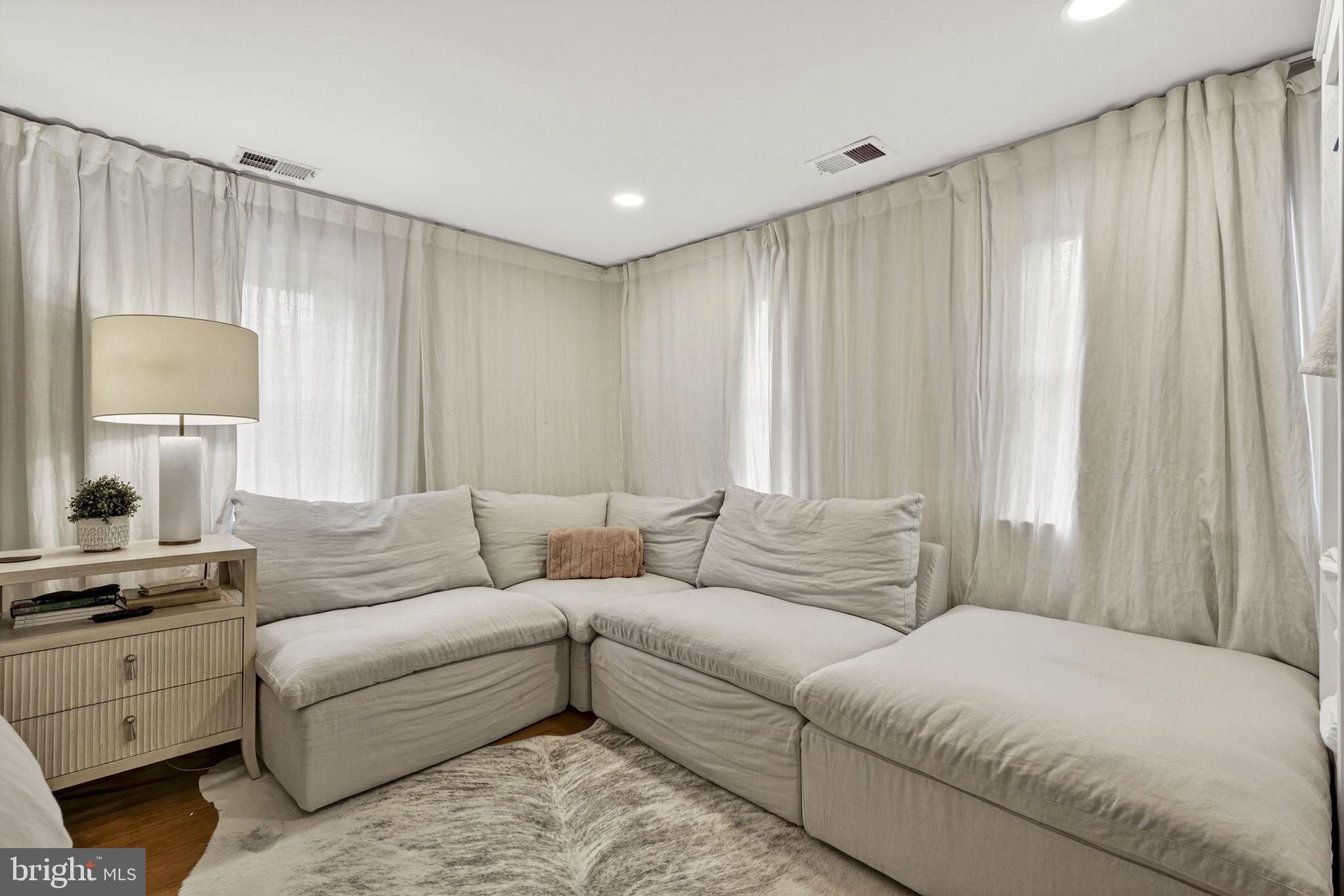 RIDGEVIEW - Residential