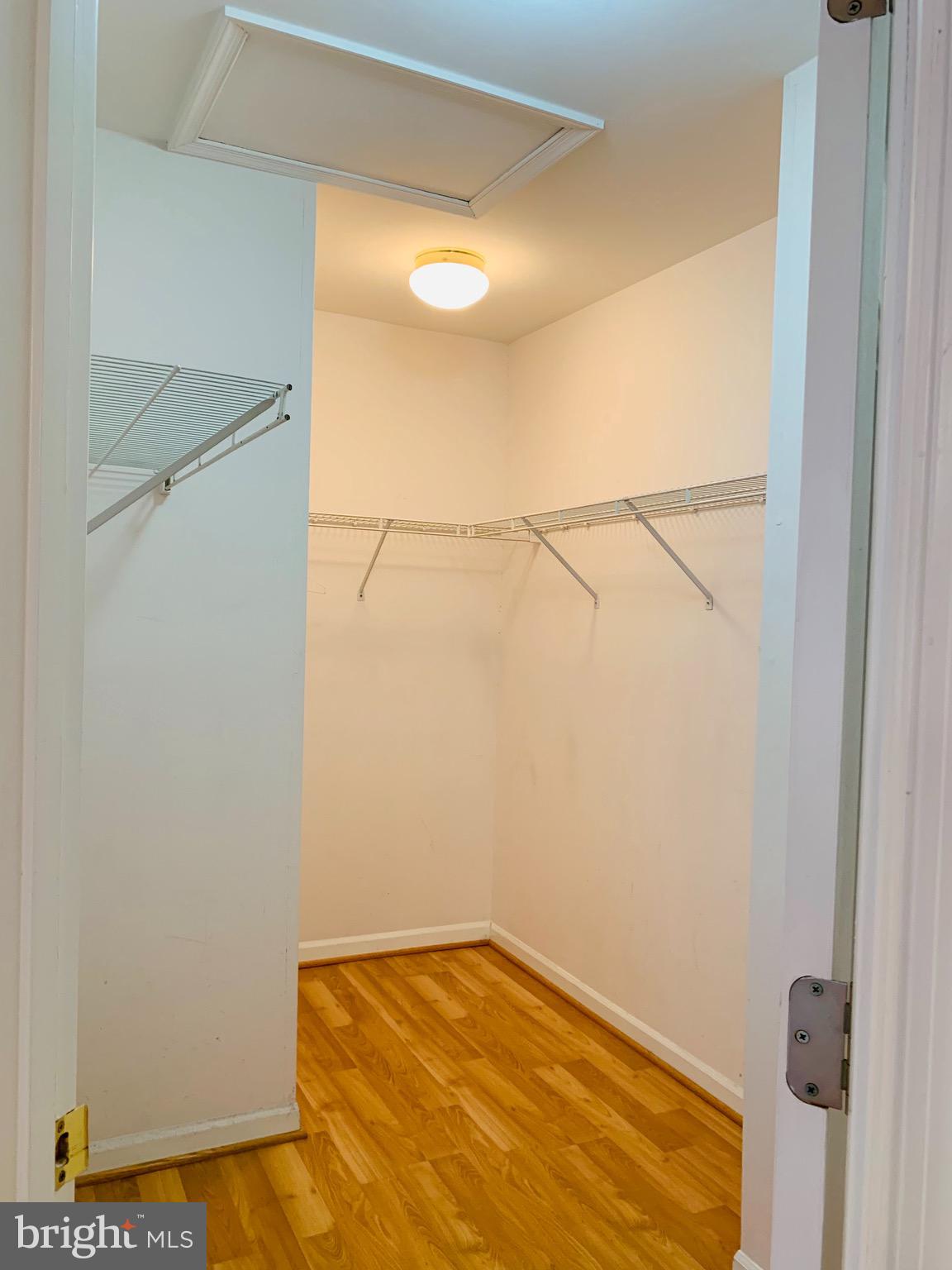 COLLEGE HILLS - Residential Lease