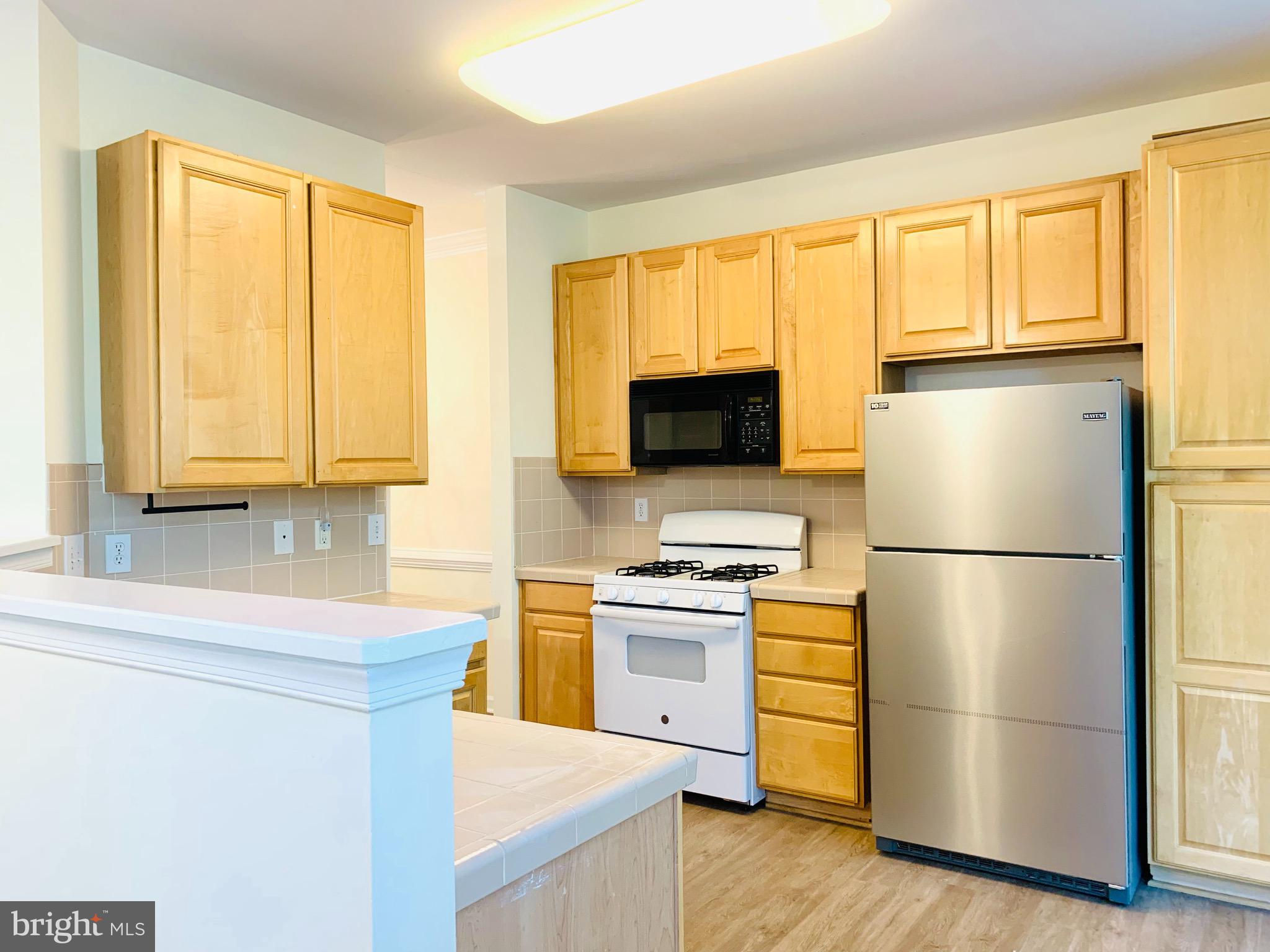 COLLEGE HILLS - Residential Lease