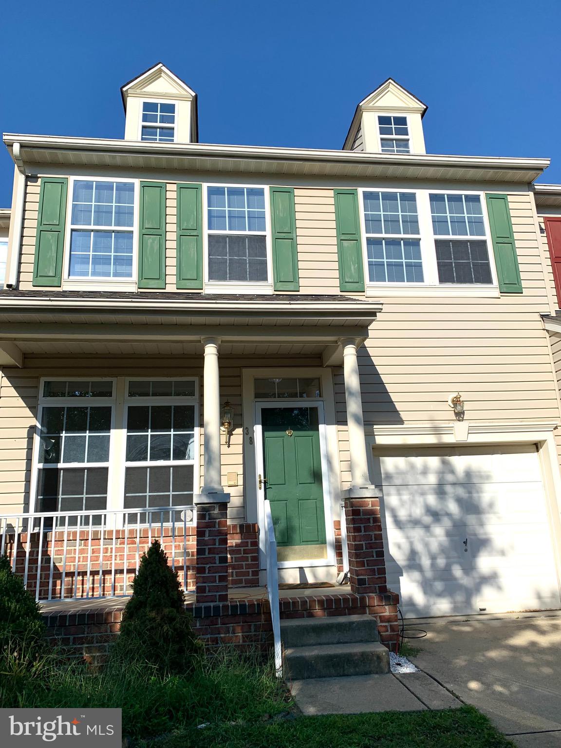 COLLEGE HILLS - Residential Lease