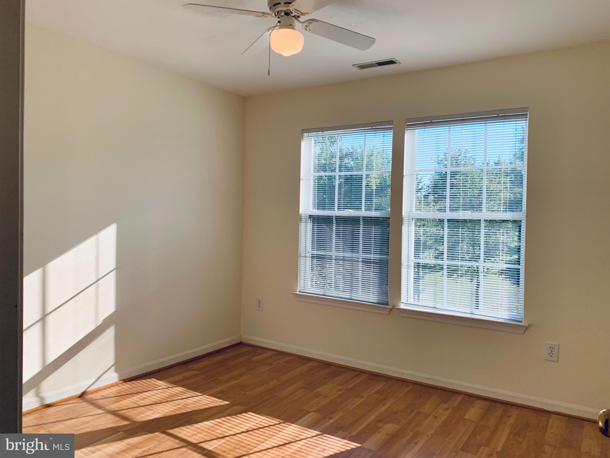 COLLEGE HILLS - Residential Lease