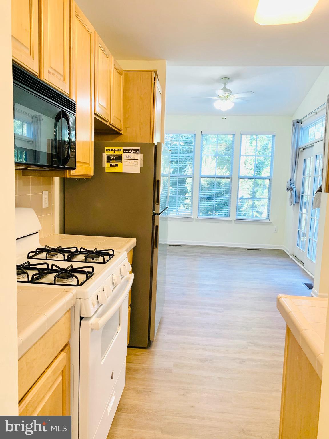 COLLEGE HILLS - Residential Lease