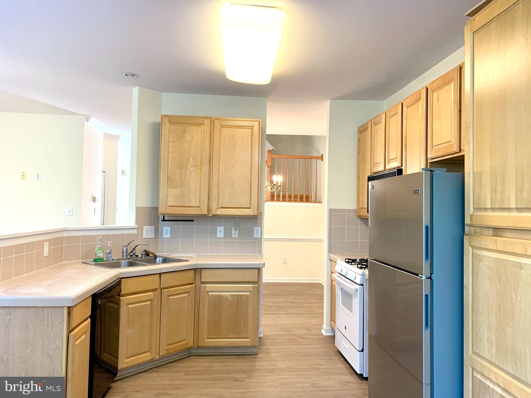 COLLEGE HILLS - Residential Lease