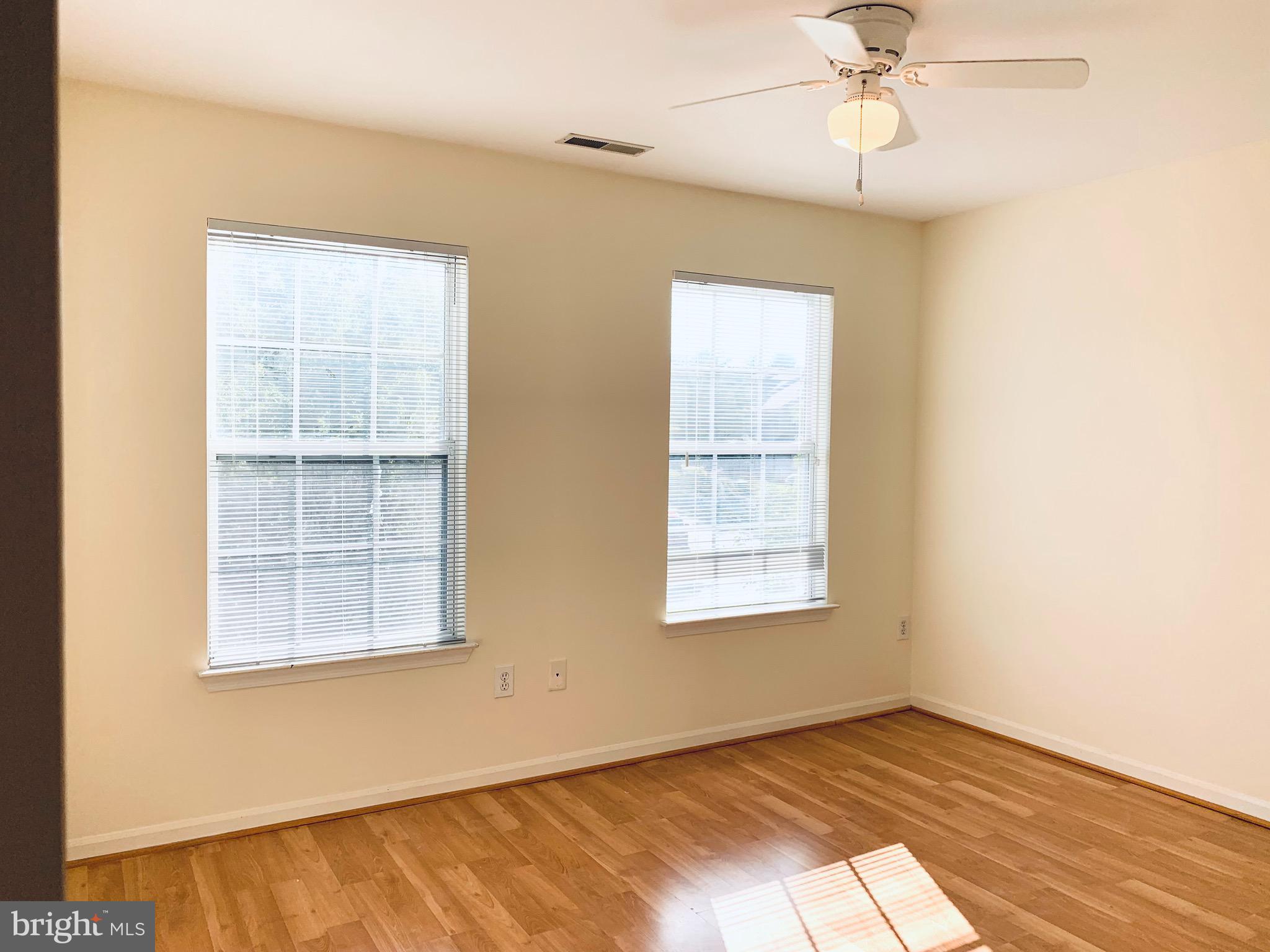 COLLEGE HILLS - Residential Lease