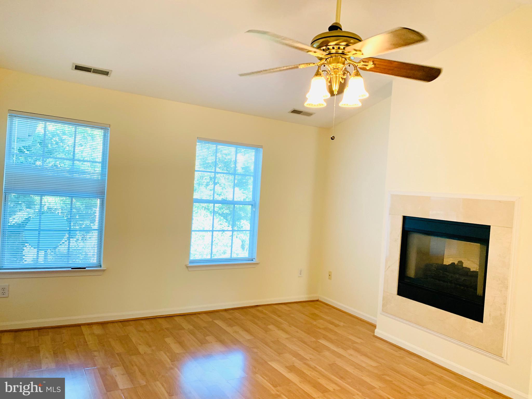 COLLEGE HILLS - Residential Lease