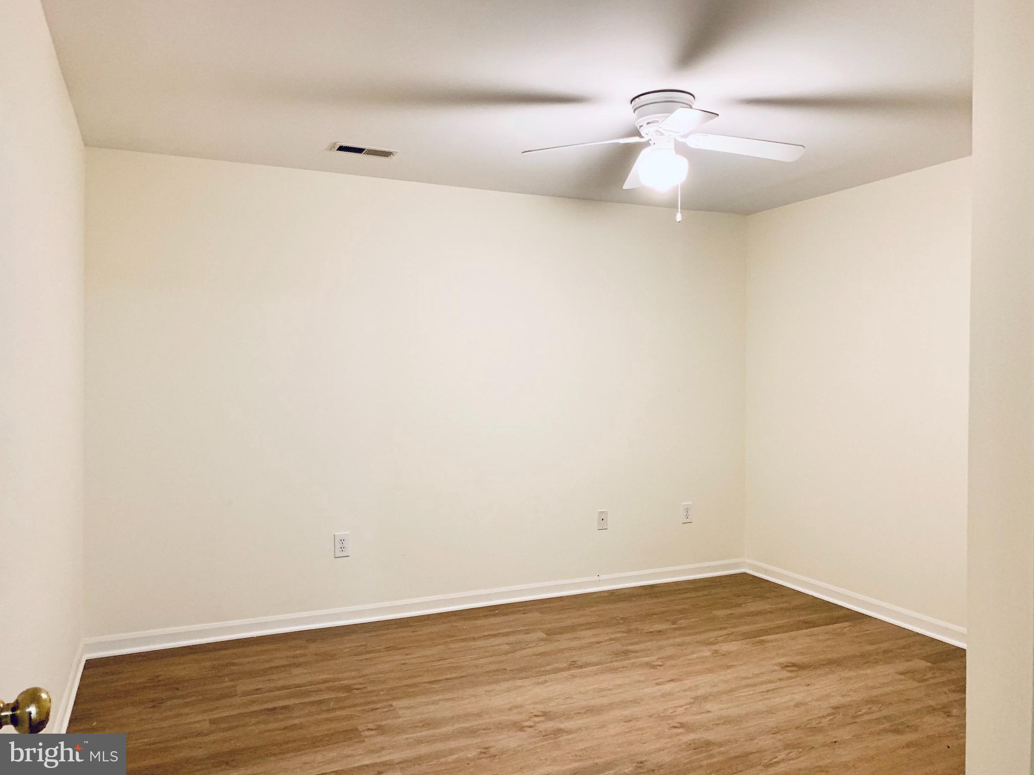 COLLEGE HILLS - Residential Lease