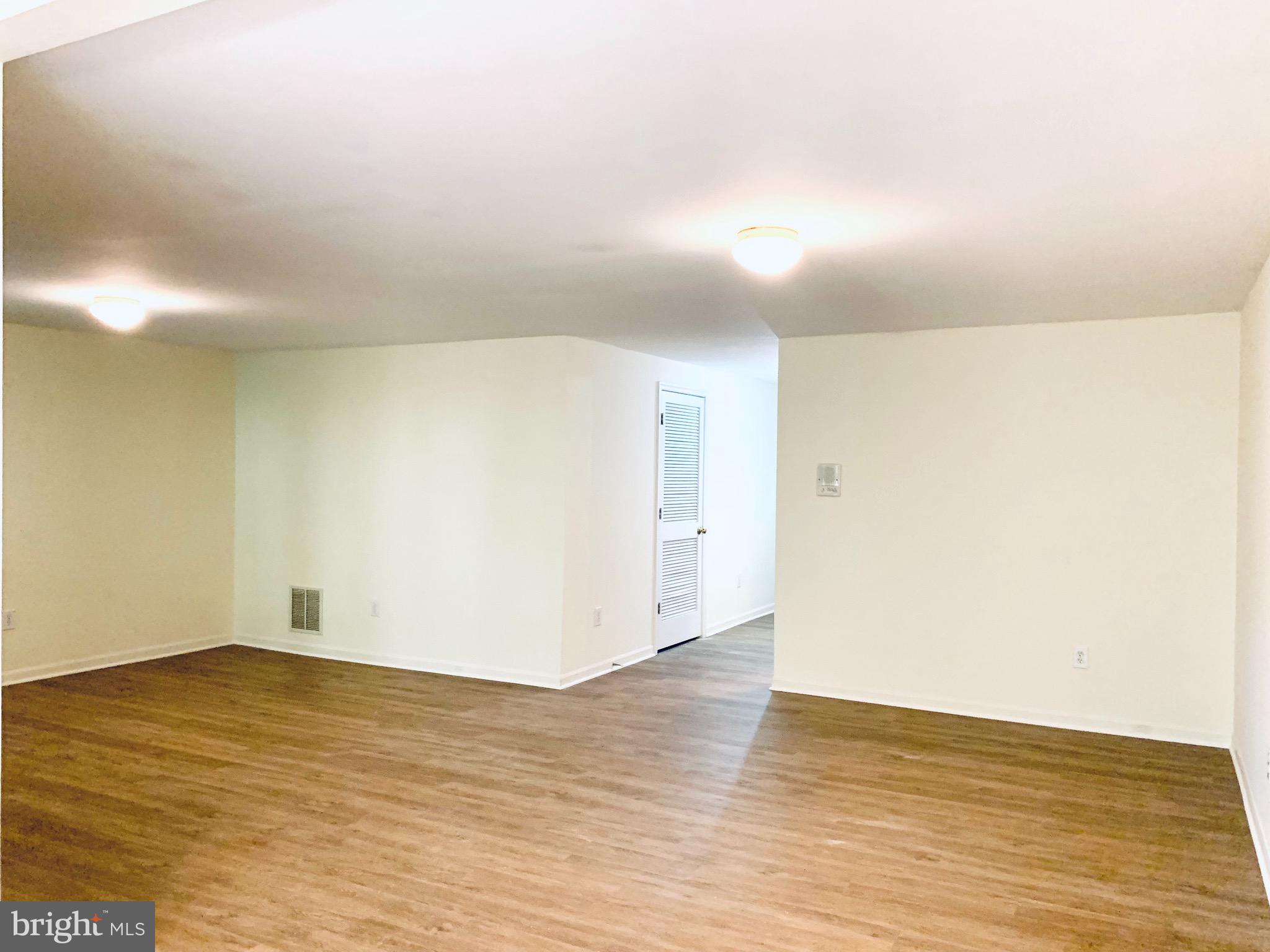 COLLEGE HILLS - Residential Lease