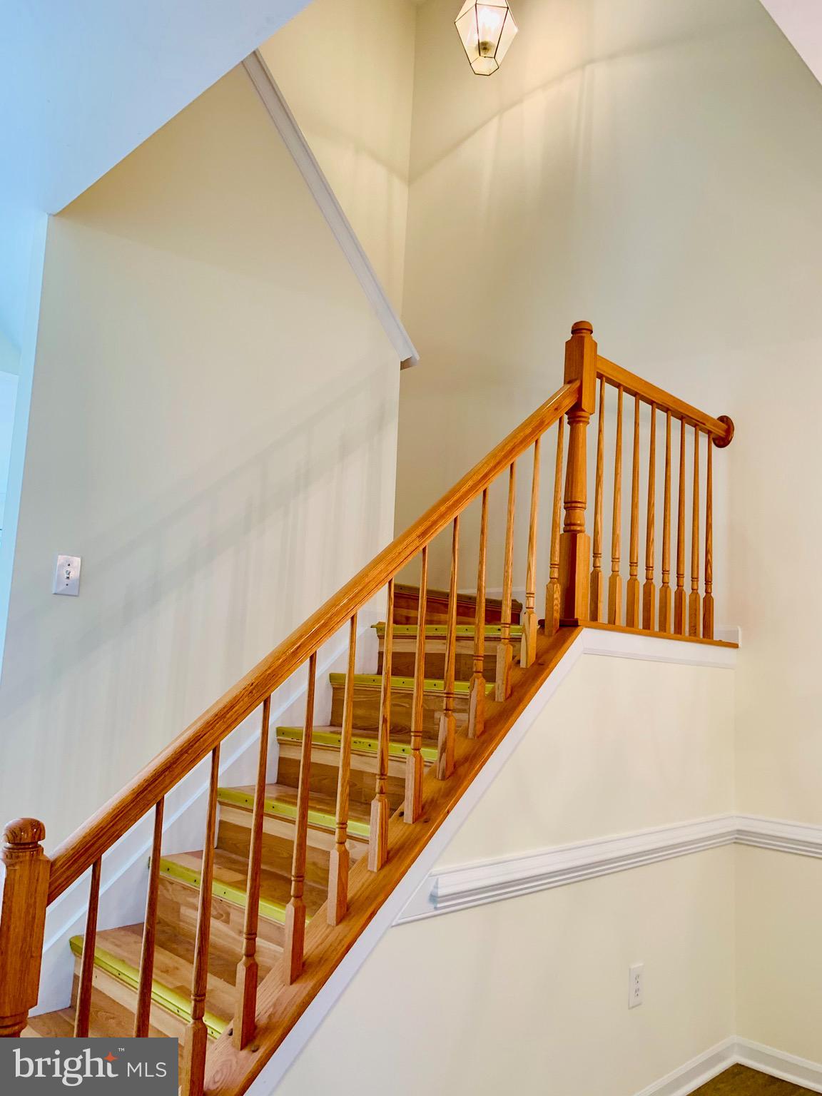 COLLEGE HILLS - Residential Lease