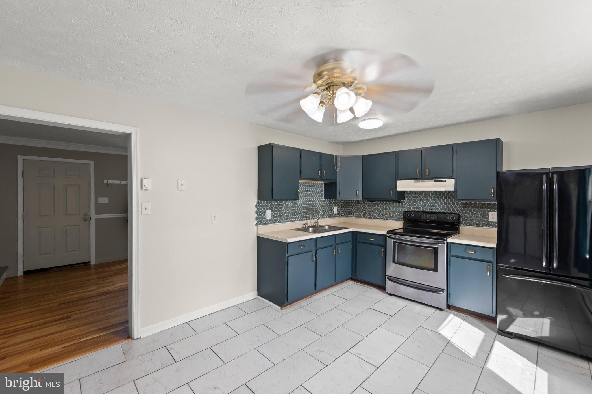 110 LAKERIDGE DRIVE