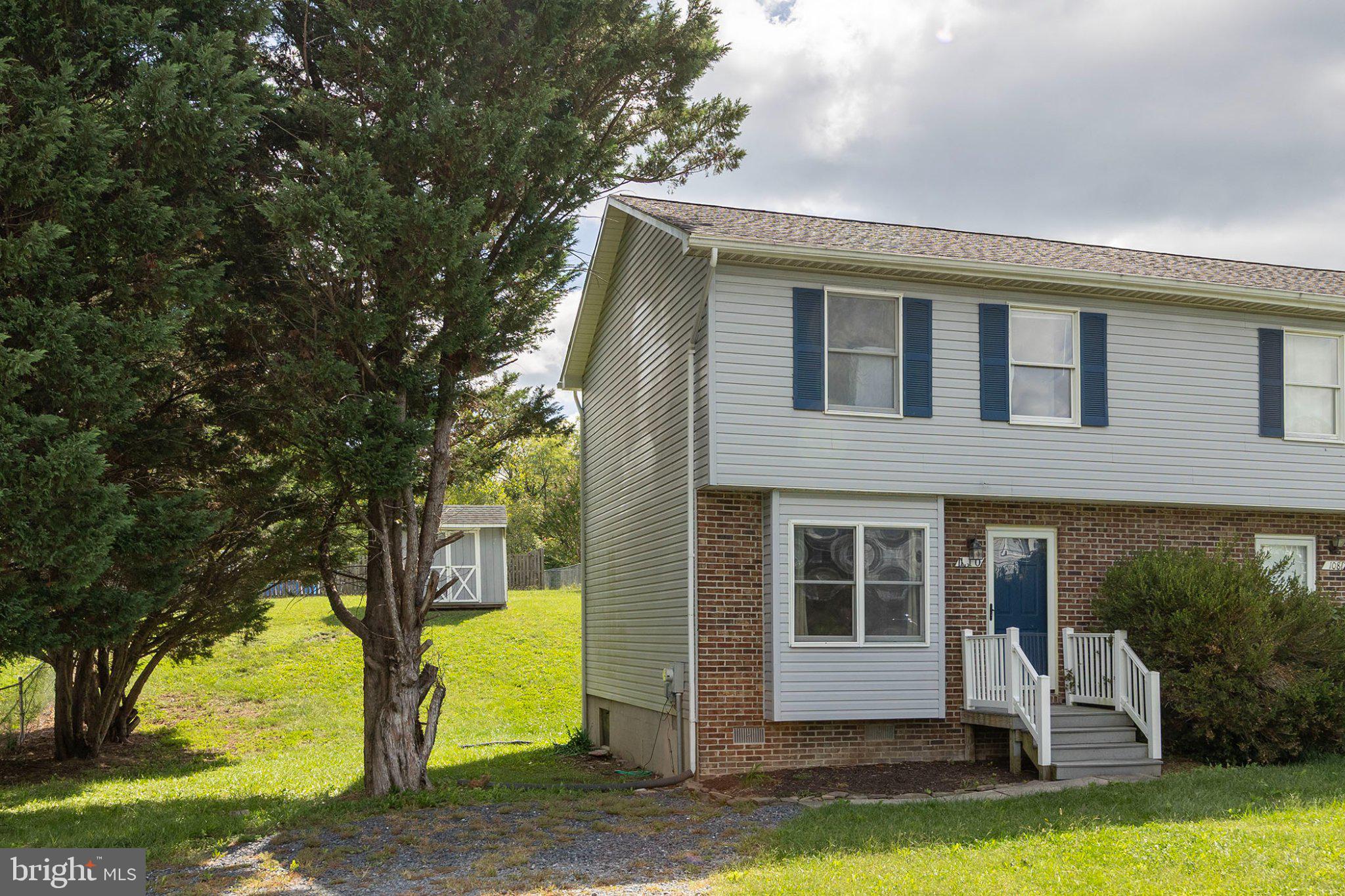 110 LAKERIDGE DRIVE