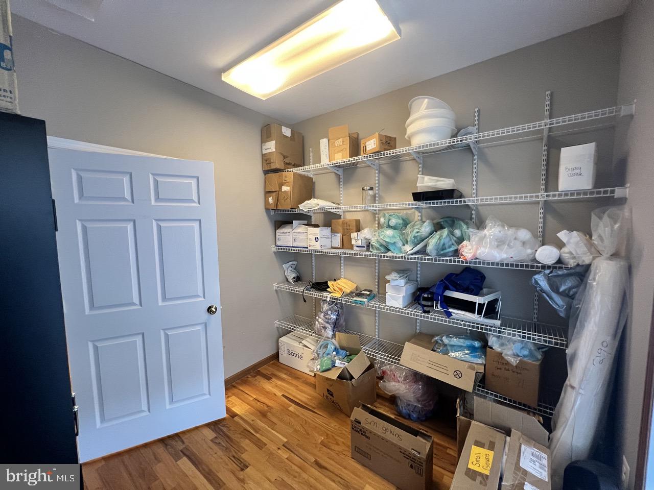 4135 OLD TOWN ROAD 201