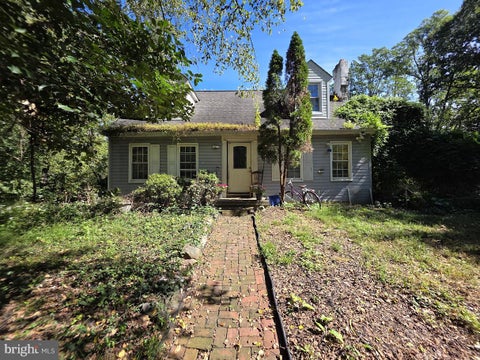 Photo of 907 Springwood Drive, WEST CHESTER, PA 19382 (MLS # PACT2137326)