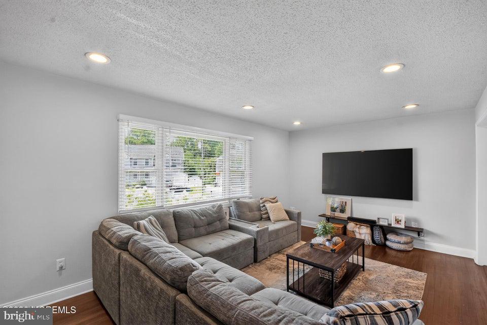 555 BROOKSIDE DRIVE