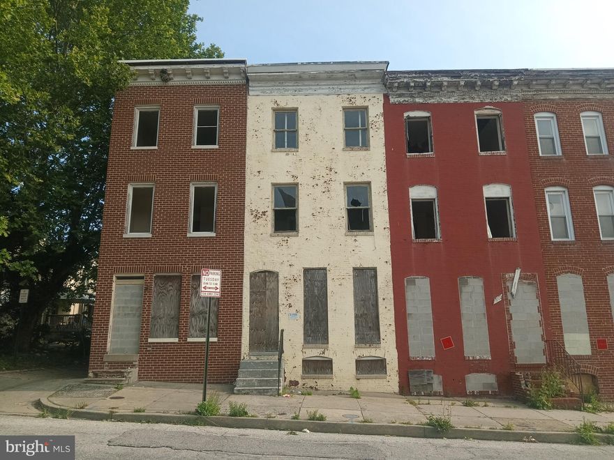 ONLINE AUCTION: Bidding begins 6/27/2025 @ 10:00 AM. Bidding ends 7/1/2025 @ 12:00 PM. List Price is Suggested Opening Bid. Deposit: $5,000. 3 Story Townhouse located in the Sandtown-Winchester area. JUST MINUTES to Grace Medical Center. Easy access to major traffic artery N Fulton Ave.