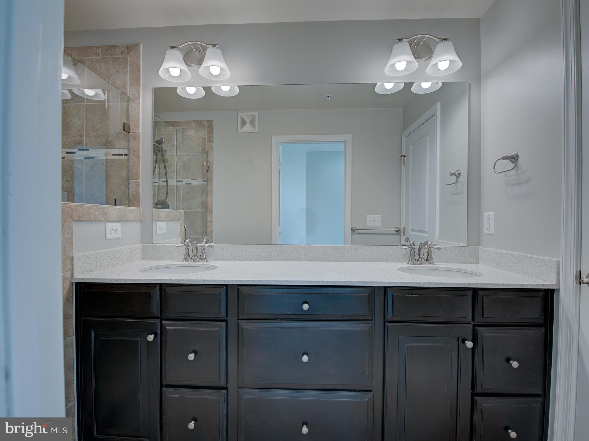 LOUDOUN CROSSING CONDOMINIUM - Residential