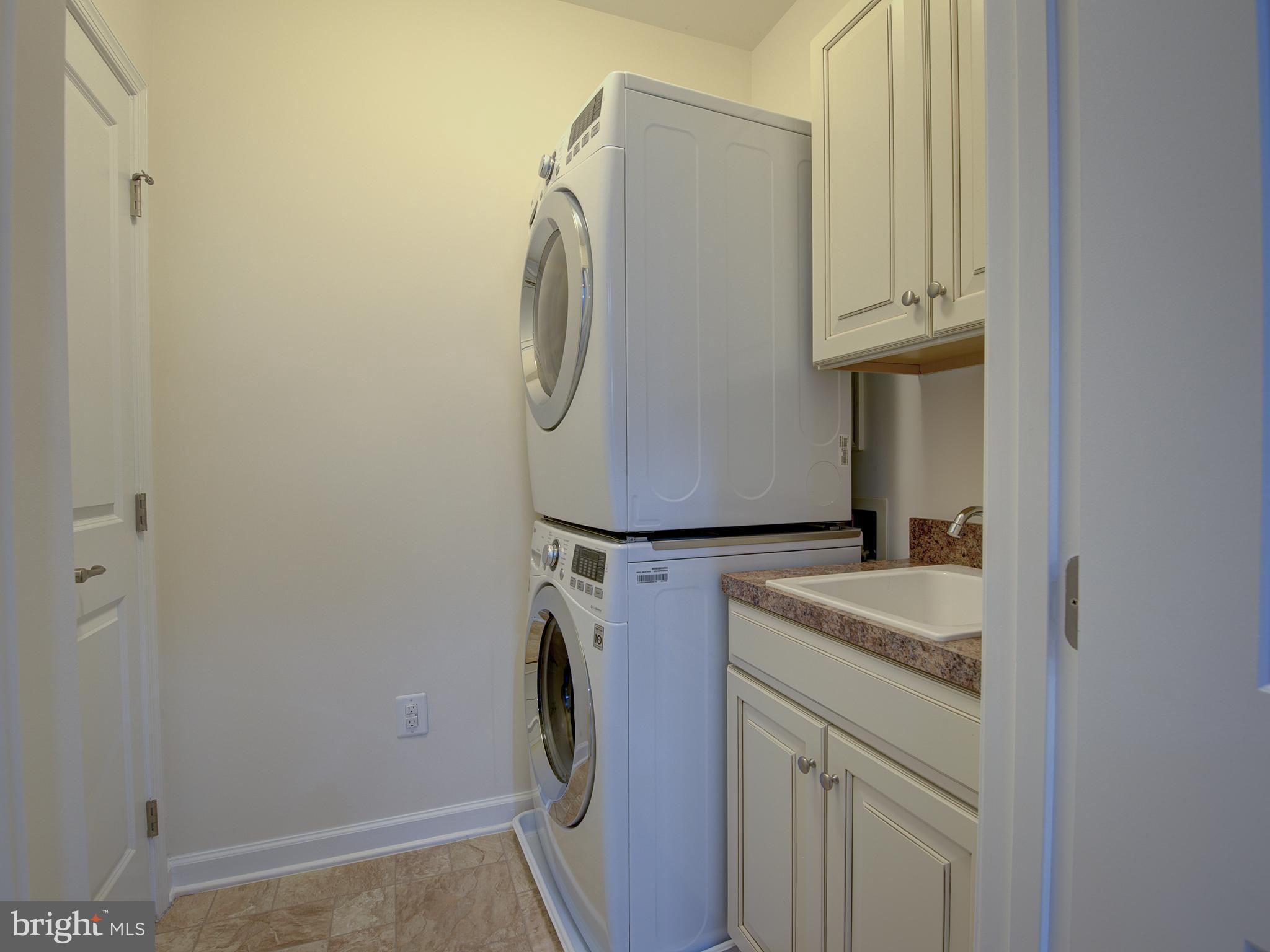 LOUDOUN CROSSING CONDOMINIUM - Residential