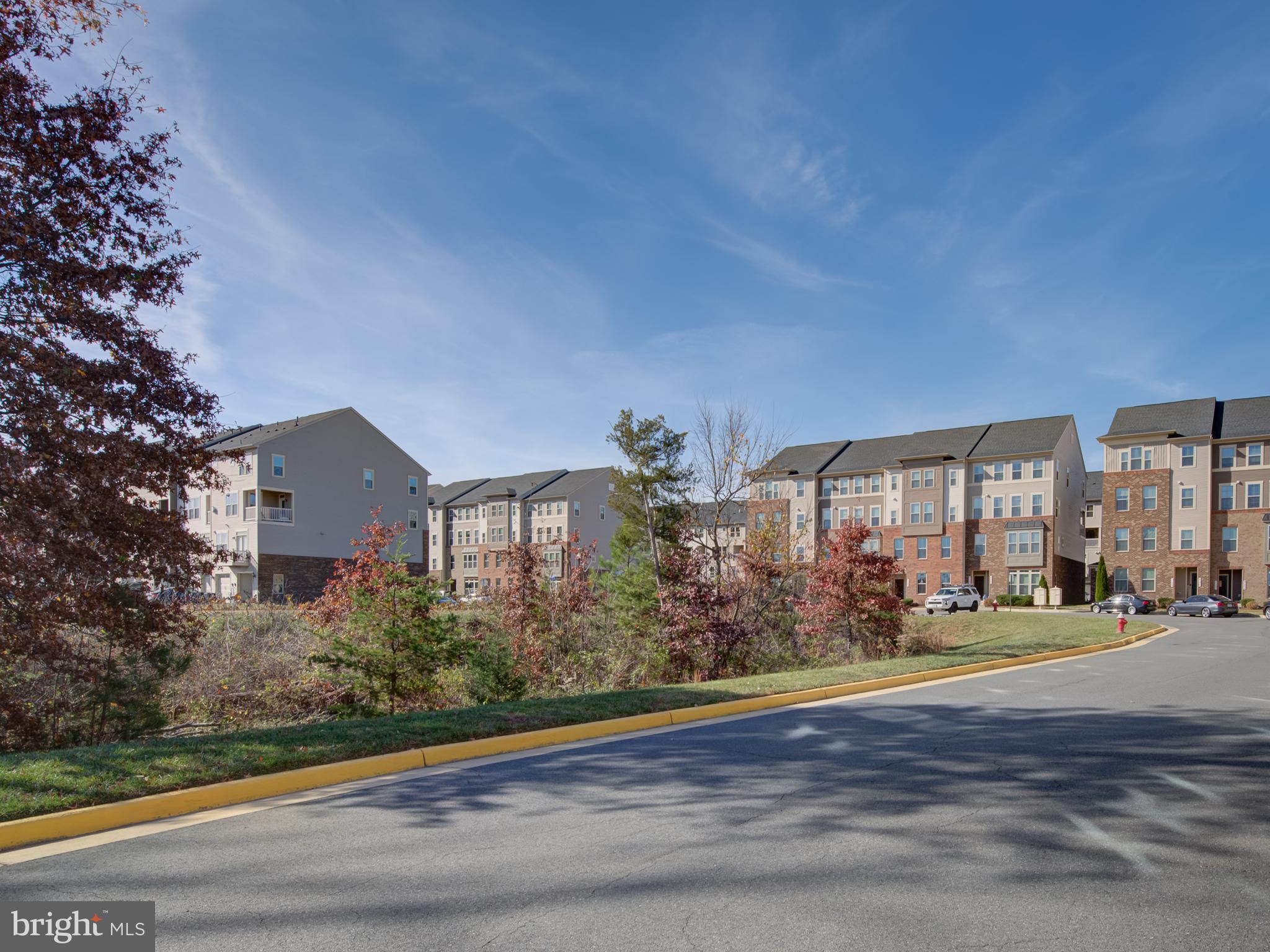 LOUDOUN CROSSING CONDOMINIUM - Residential