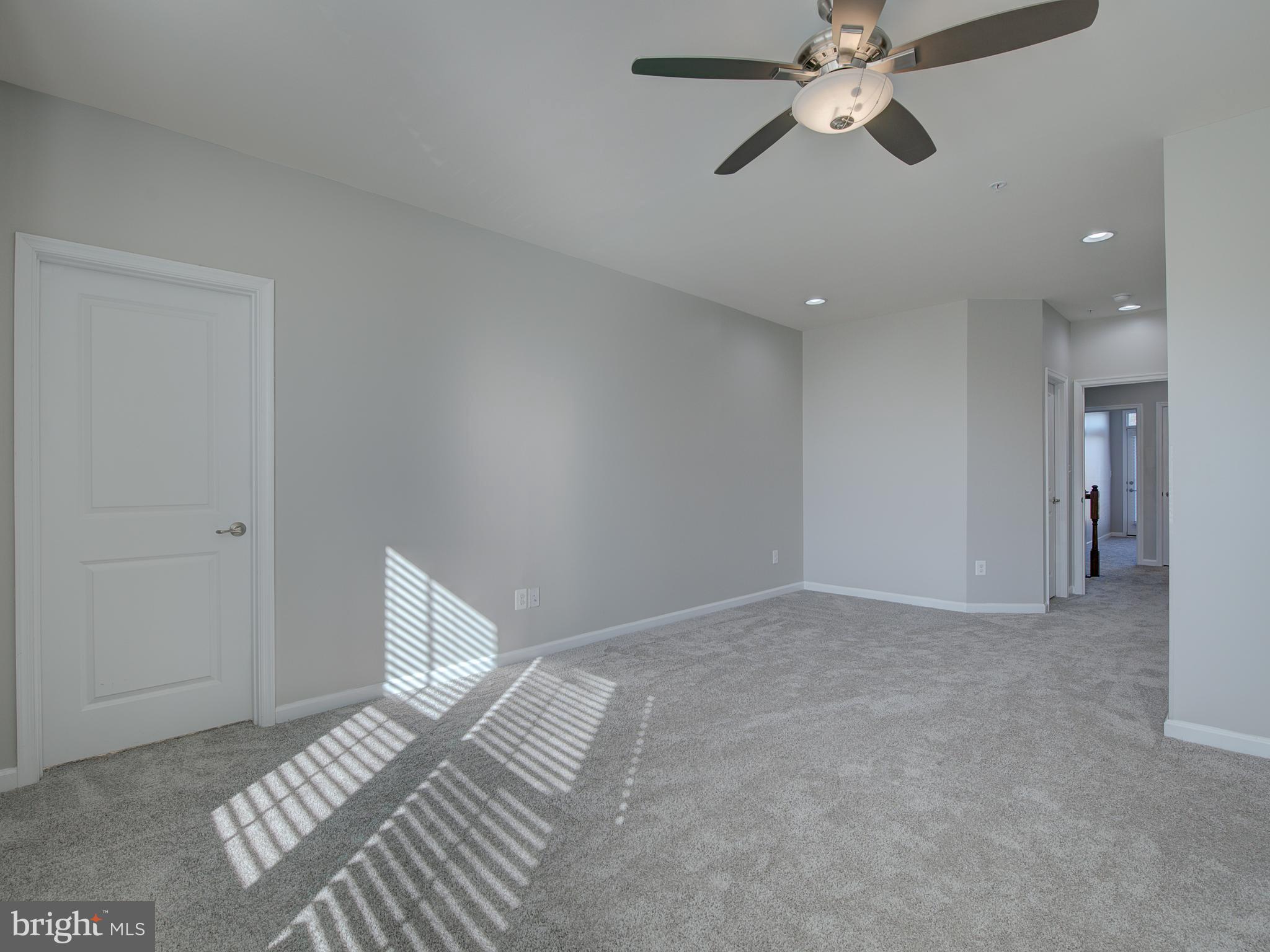 LOUDOUN CROSSING CONDOMINIUM - Residential