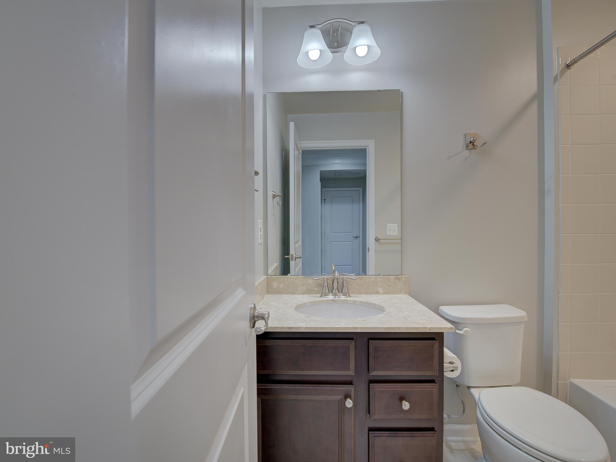 LOUDOUN CROSSING CONDOMINIUM - Residential