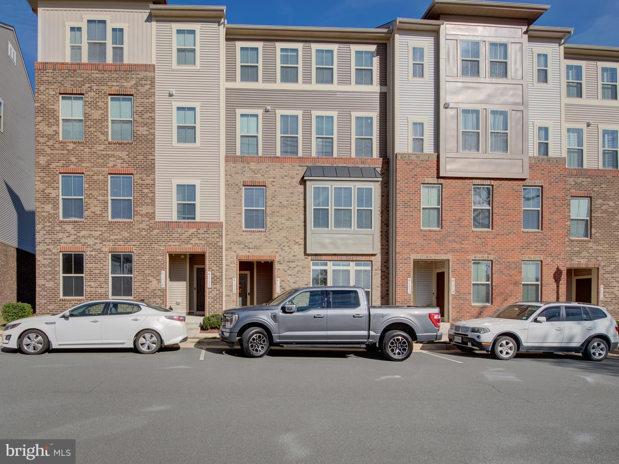 LOUDOUN CROSSING CONDOMINIUM - Residential