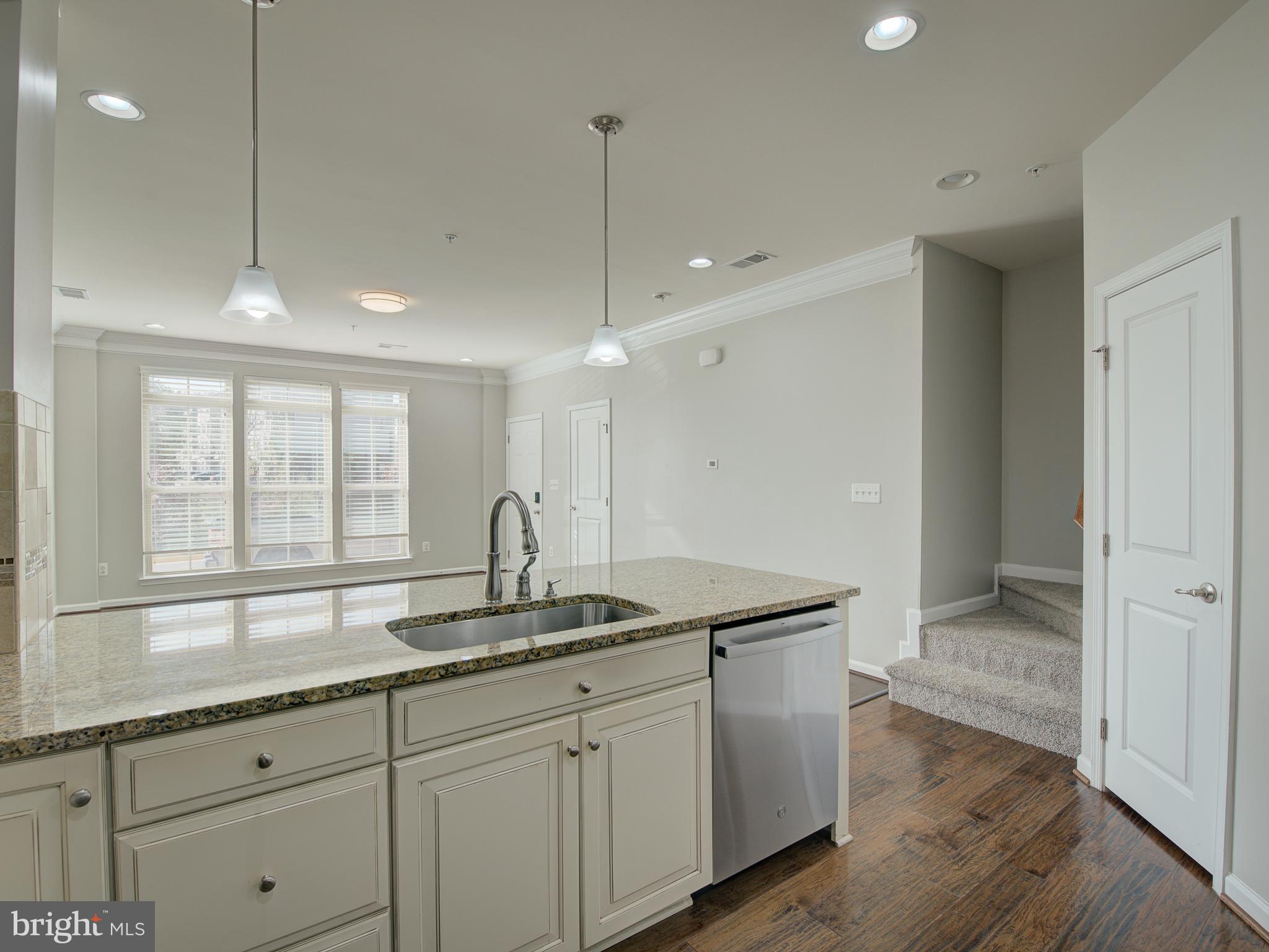 LOUDOUN CROSSING CONDOMINIUM - Residential