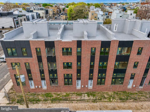Townhouse For Sale - 1338 S Woodstock Street<br/> PHILADELPHIA, PA 19146