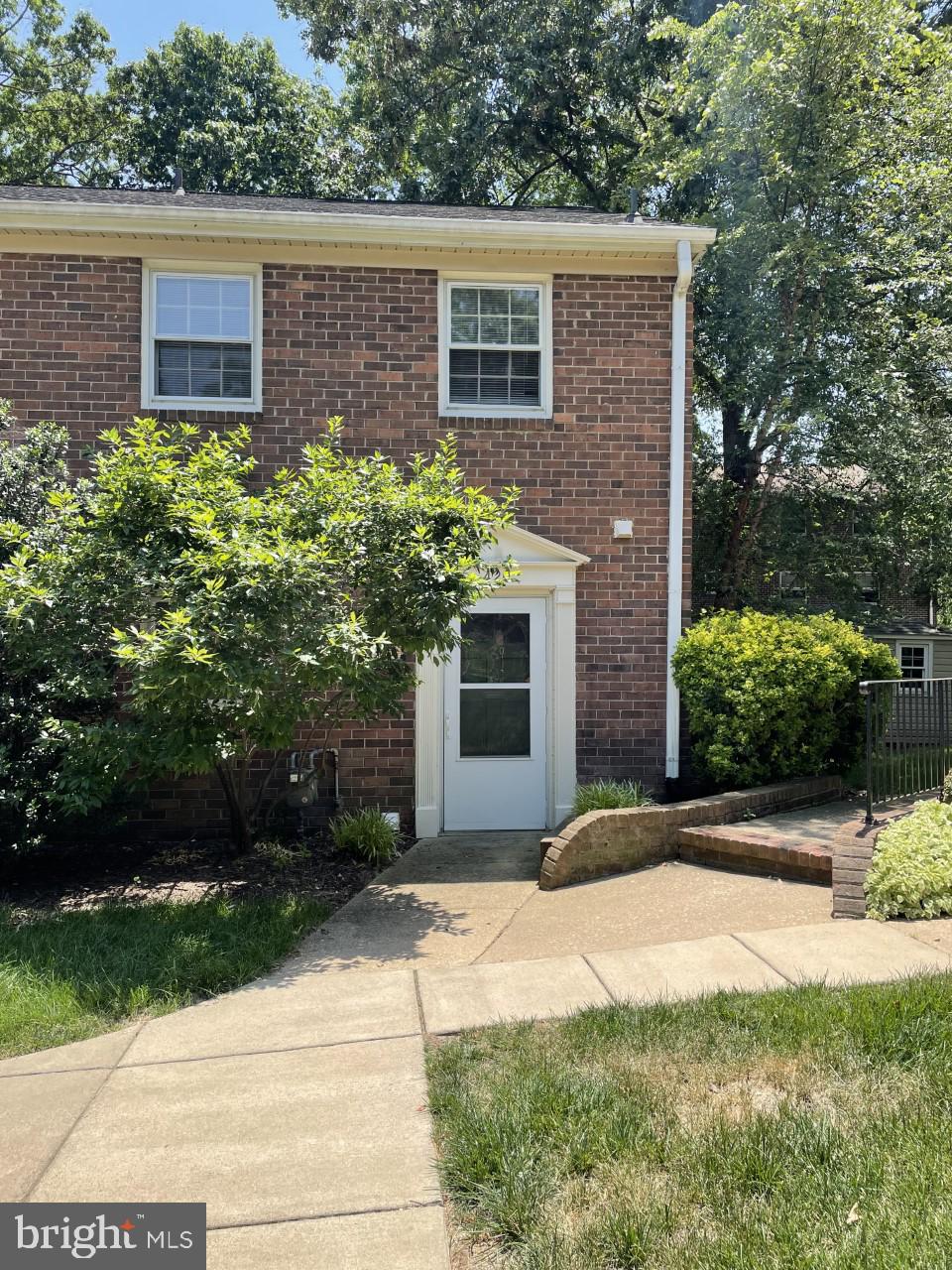 GREENBRIER PARK - Residential Lease