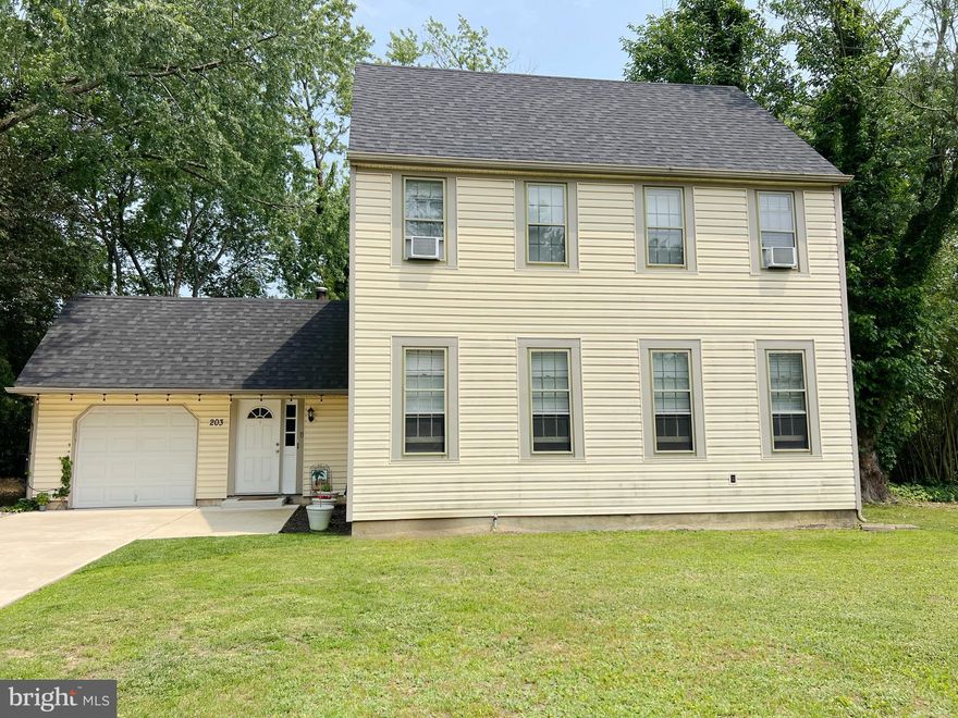 ****NEW PRICE IMPROVEMENT ****Discover this charming 4-bedroom, 2.5-bathroom home nestled in the desirable Turbridge neighborhood, where comfort meets convenience. This detached residence boasts a distinctive architectural style that sets it apart in the community. The spacious layout offers ample room for relaxation and entertainment, featuring a well-appointed kitchen and inviting living areas. The attached garage provides easy access and protection from the elements, ensuring your vehicles are always secure. Turbridge is known for its friendly atmosphere and proximity to local amenities. Enjoy leisurely strolls through tree-lined streets or take advantage of nearby parks and recreational facilities, perfect for outdoor activities. The neighborhood is conveniently located near shopping centers, dining options, and essential services, making daily errands a breeze. With a blend of tranquility and accessibility, this property is an ideal choice for those seeking a vibrant community. Experience the best of suburban living while being just a short drive from urban conveniences. Don't miss the opportunity to make this delightful home your own!