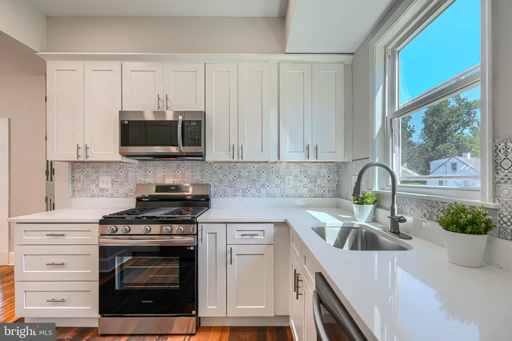 BROAD ACRES - Residential