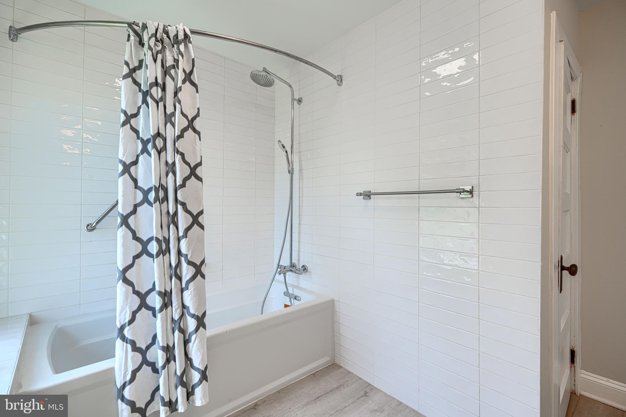 BROAD ACRES - Residential