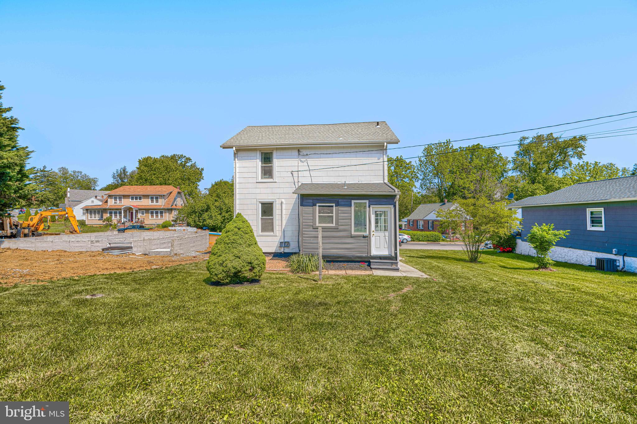 BROAD ACRES - Residential