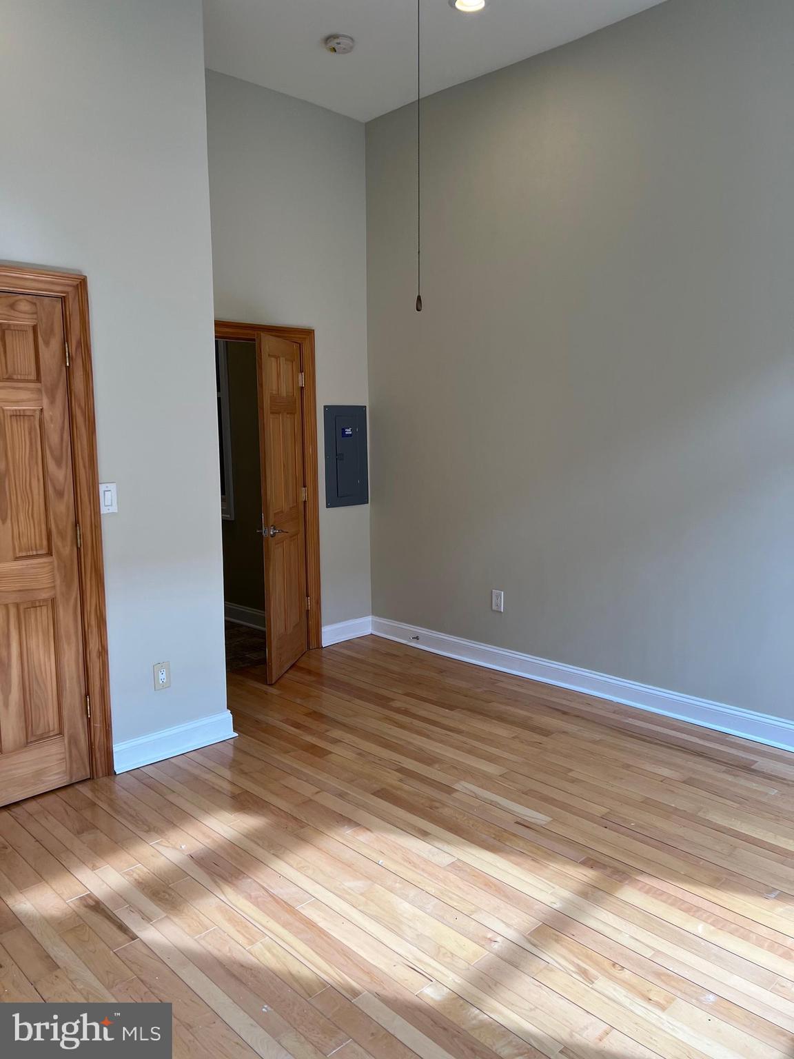 MOUNT VERNON PLACE HISTORIC DISTRICT - Residential Lease