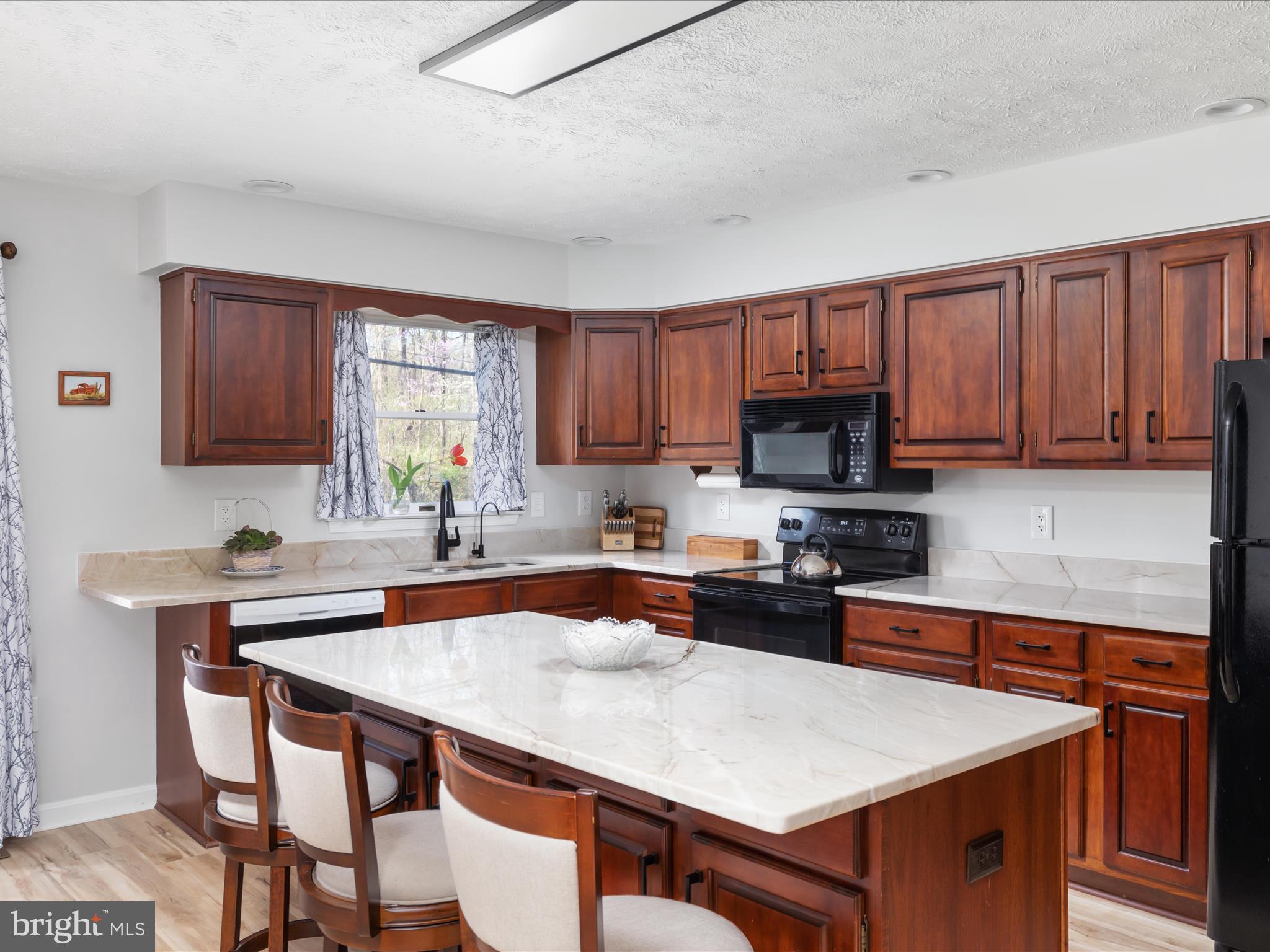 AY VIEW ESTATES - Residential