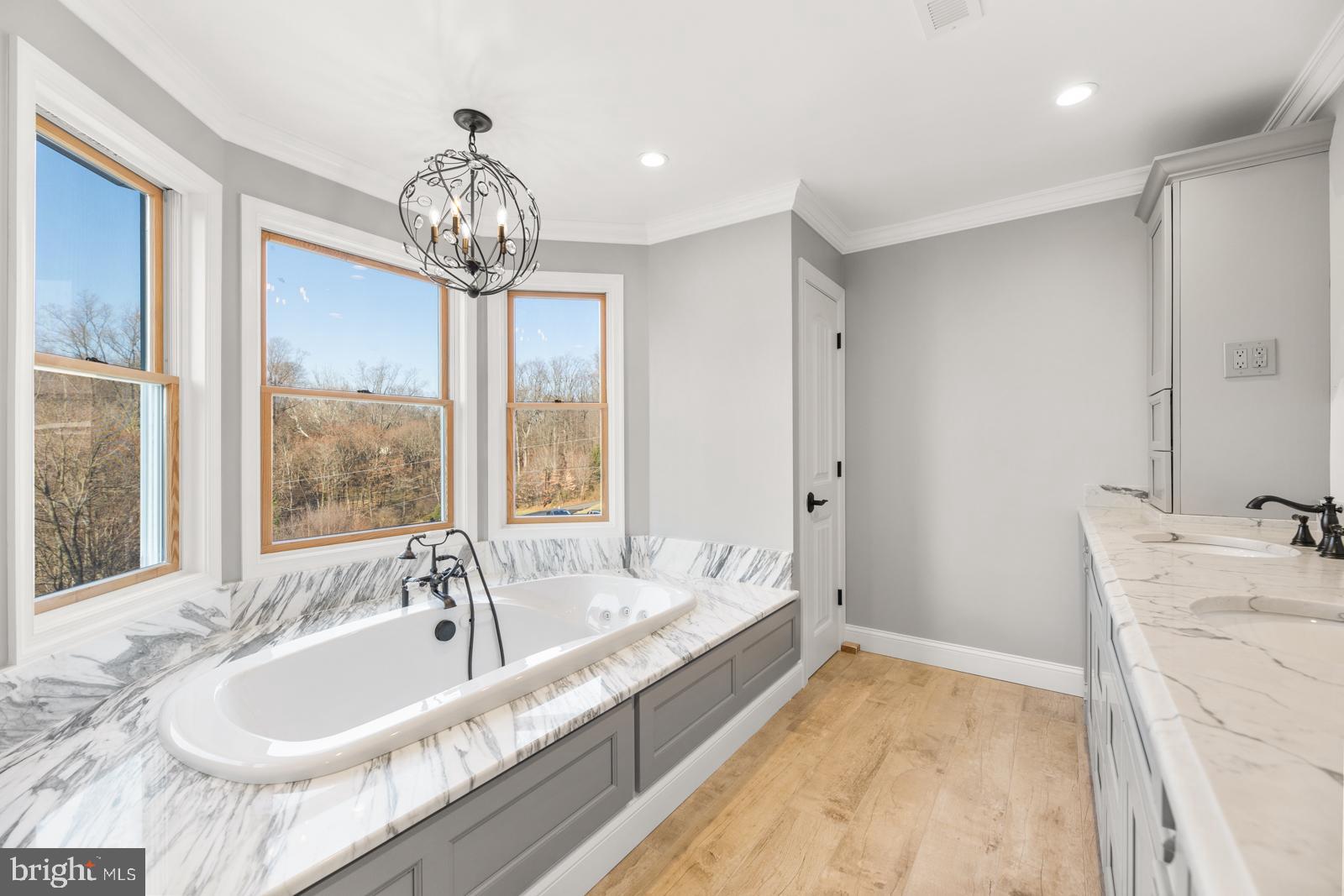 HUNTINGDON VALLEY - Residential