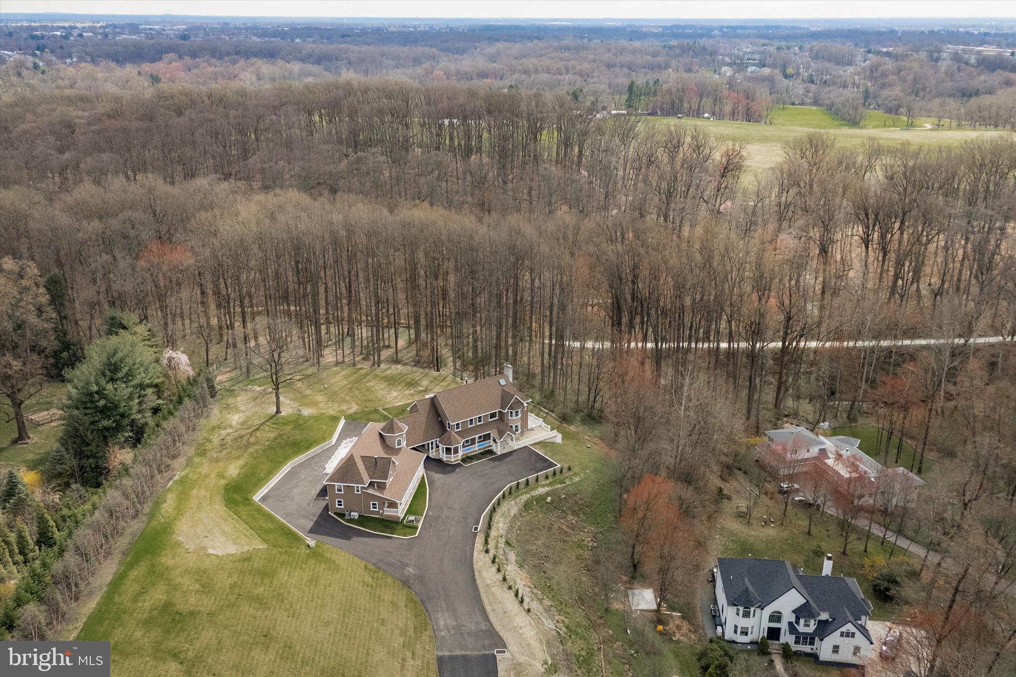 HUNTINGDON VALLEY - Residential