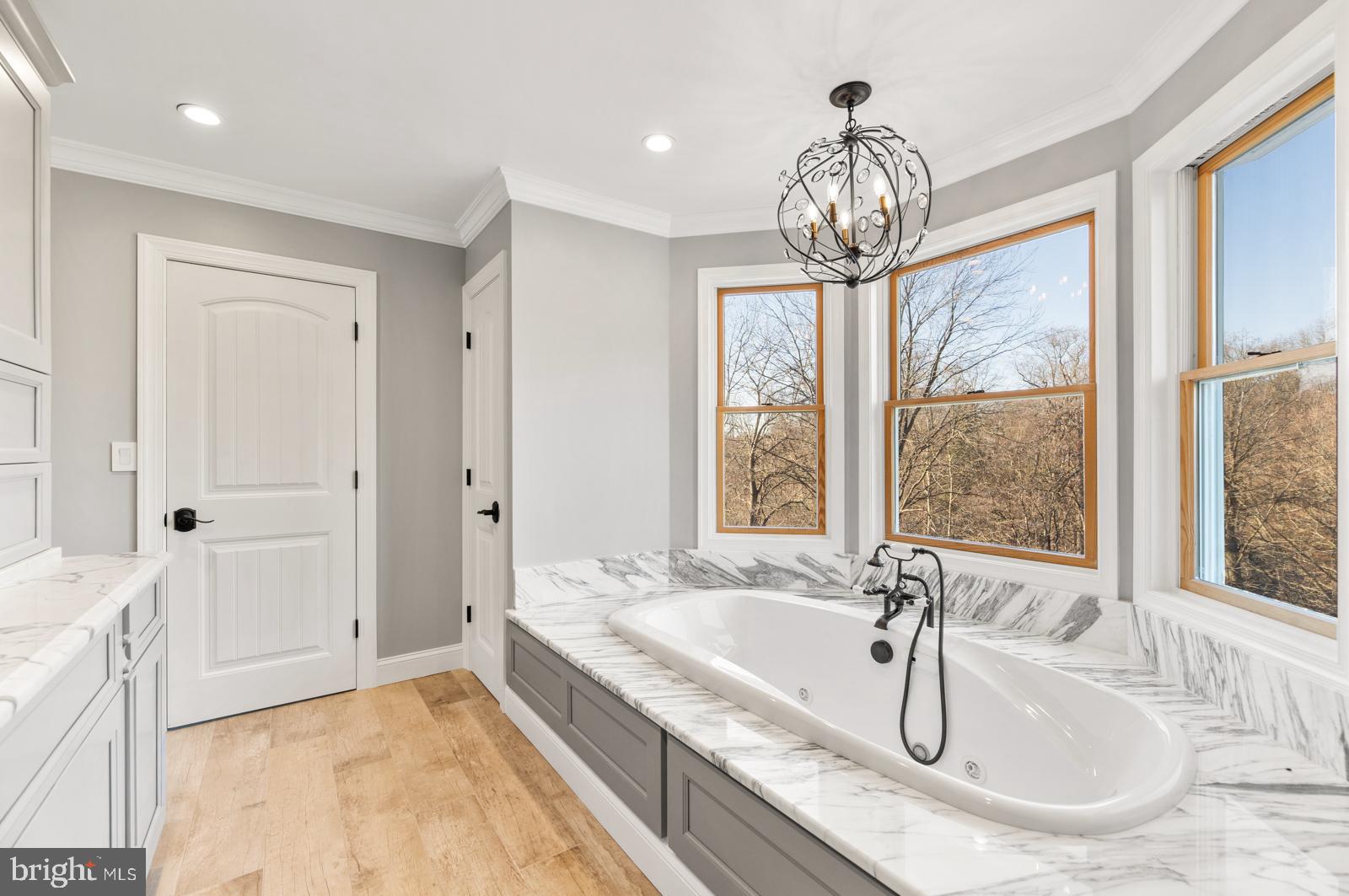 HUNTINGDON VALLEY - Residential