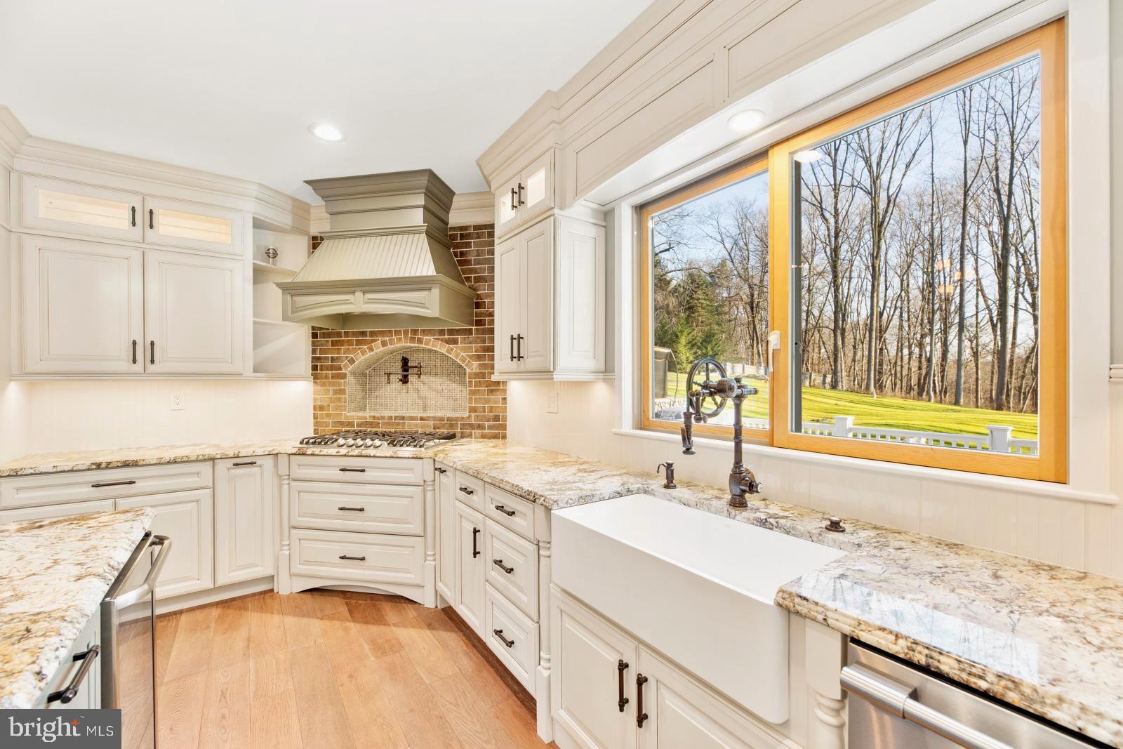 HUNTINGDON VALLEY - Residential