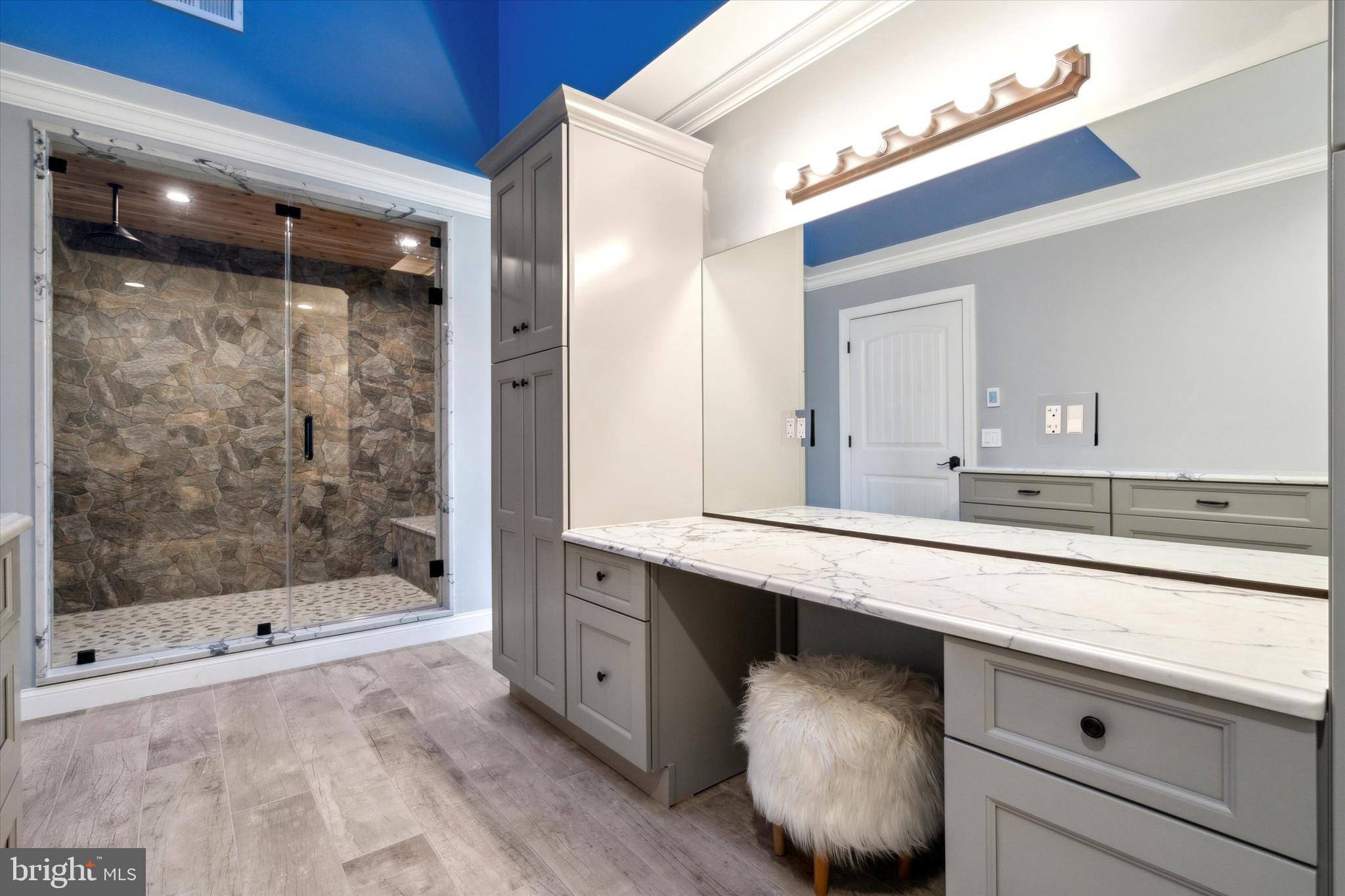 HUNTINGDON VALLEY - Residential