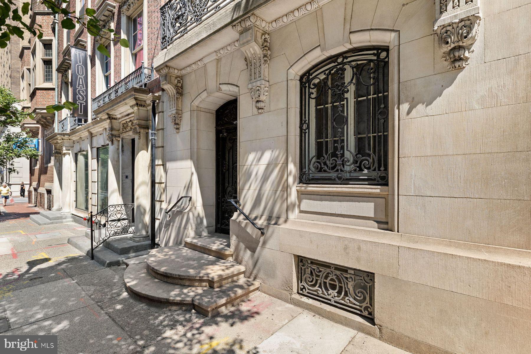 RITTENHOUSE SQUARE - Commercial Sale
