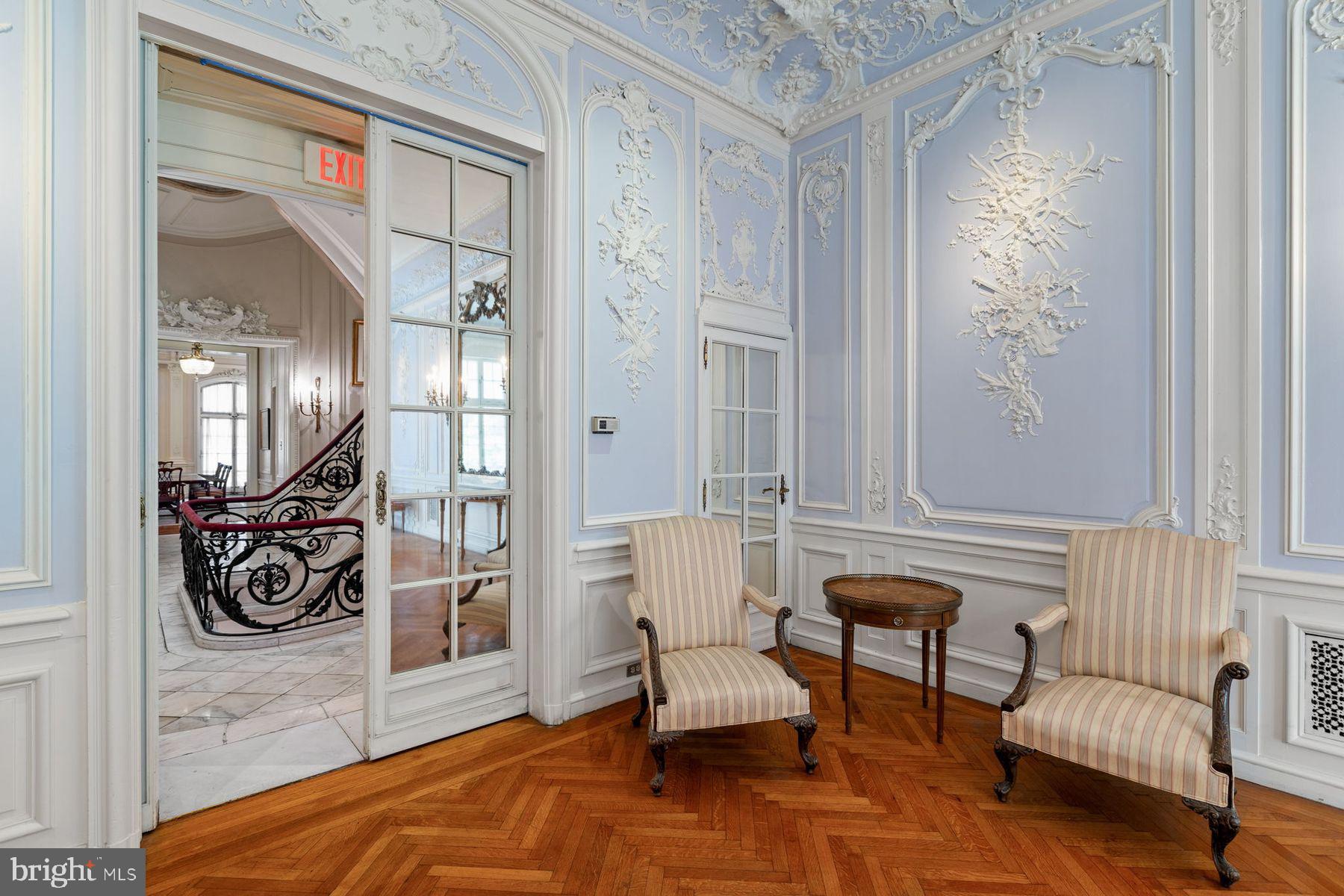 RITTENHOUSE SQUARE - Commercial Sale