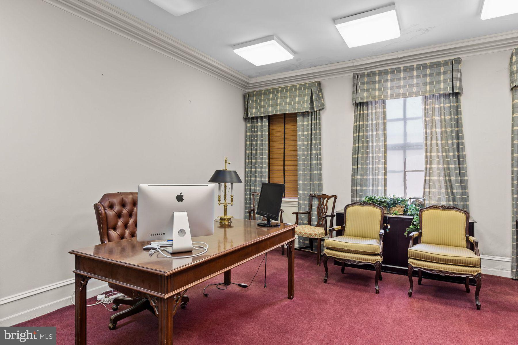 RITTENHOUSE SQUARE - Commercial Sale