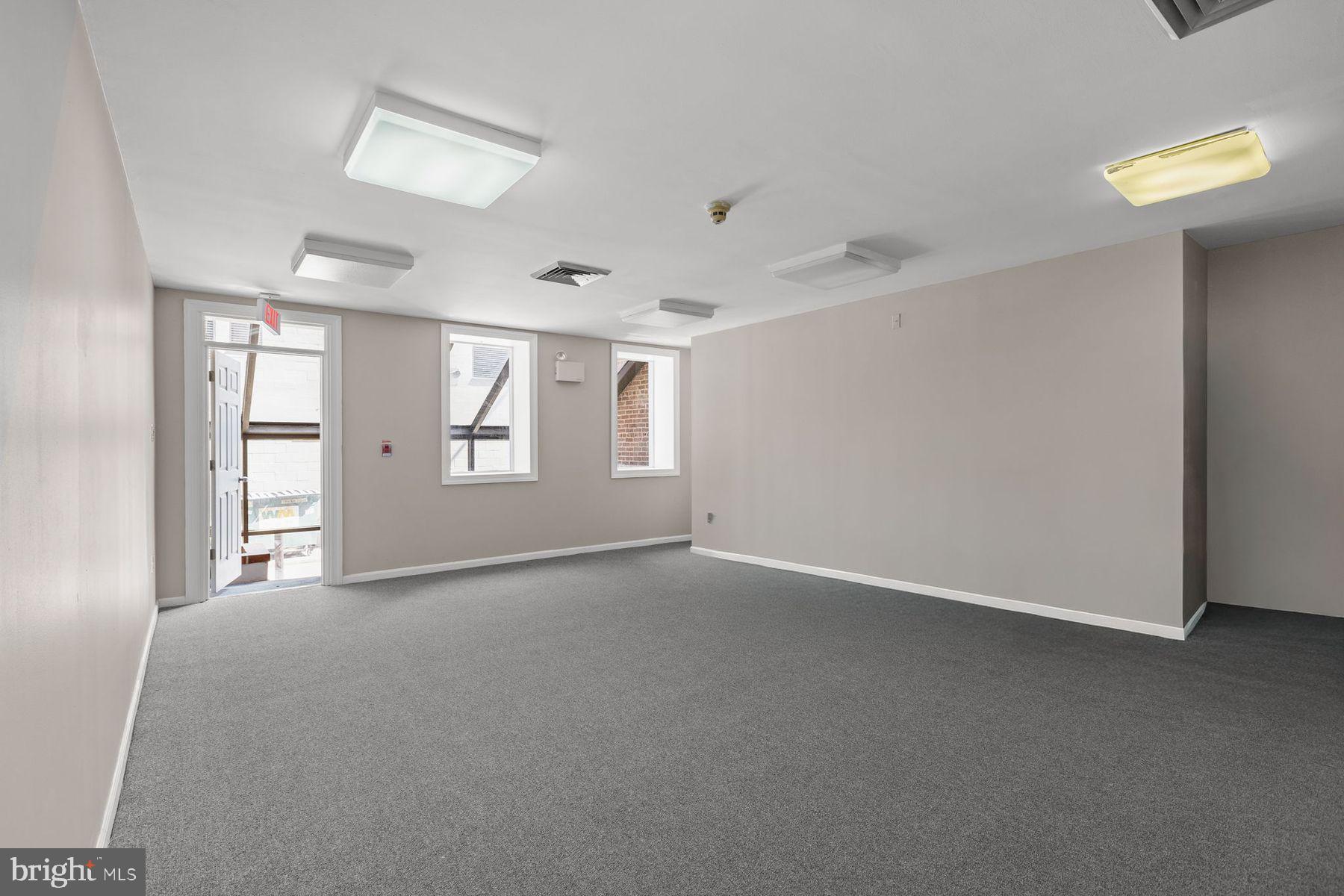 RITTENHOUSE SQUARE - Commercial Sale