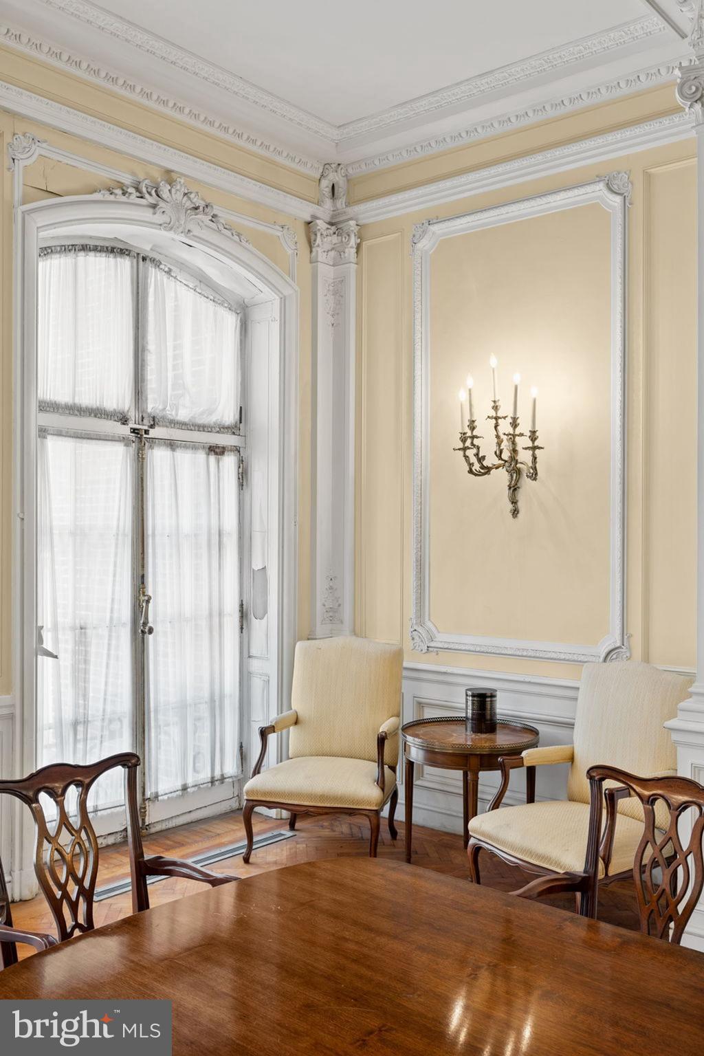 RITTENHOUSE SQUARE - Commercial Sale