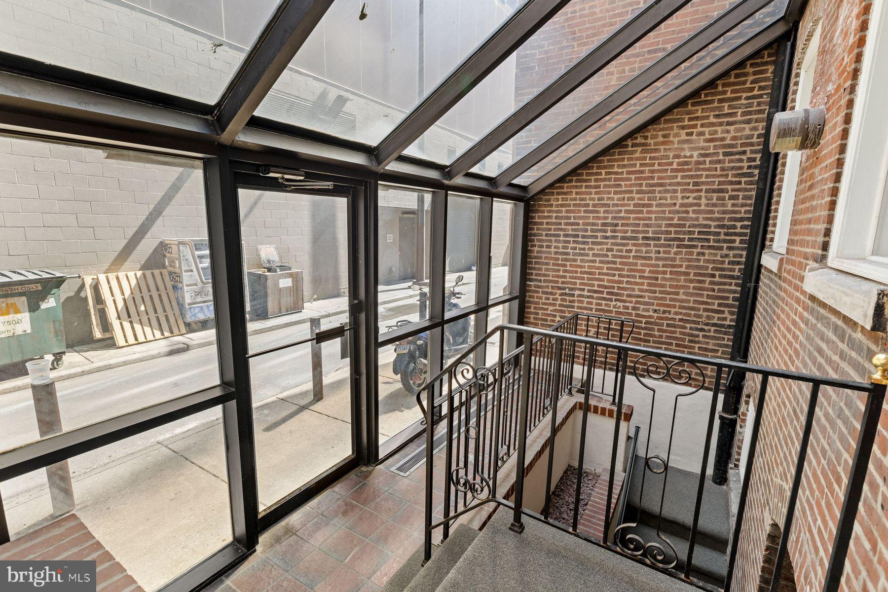 RITTENHOUSE SQUARE - Commercial Sale