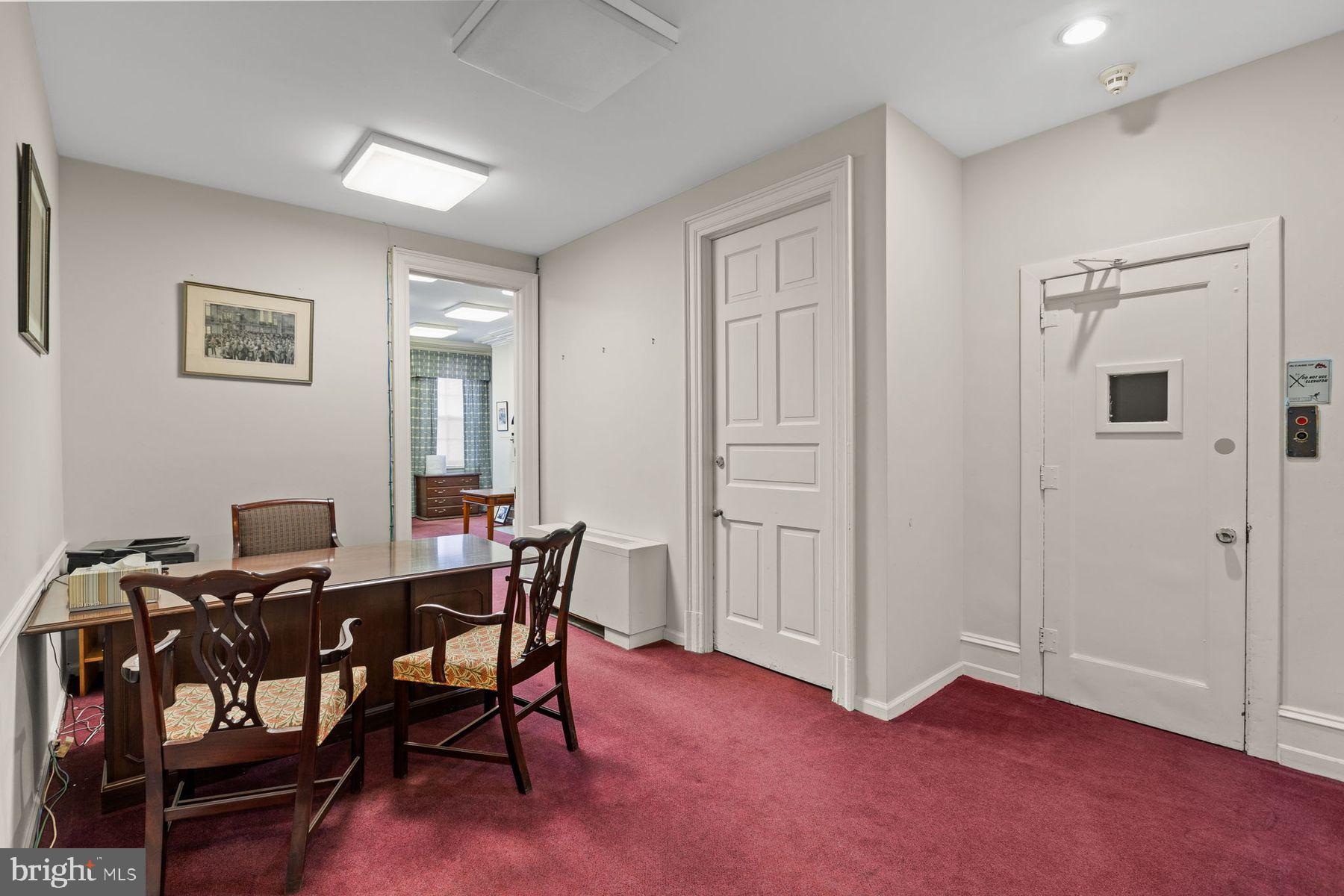 RITTENHOUSE SQUARE - Commercial Sale