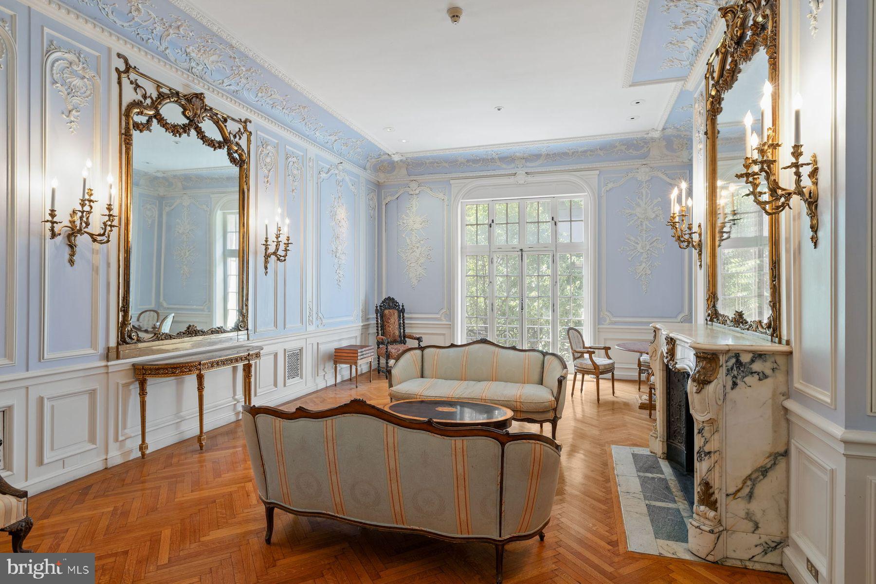 RITTENHOUSE SQUARE - Commercial Sale