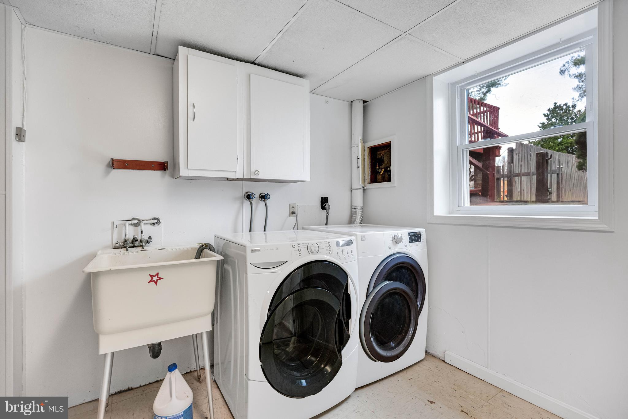 INGLESIDE - Residential