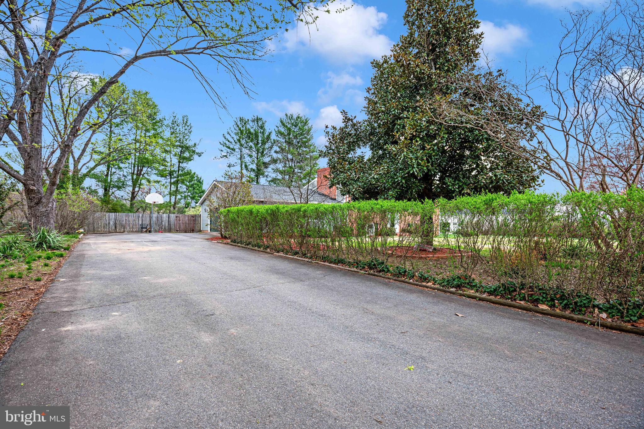 INGLESIDE - Residential